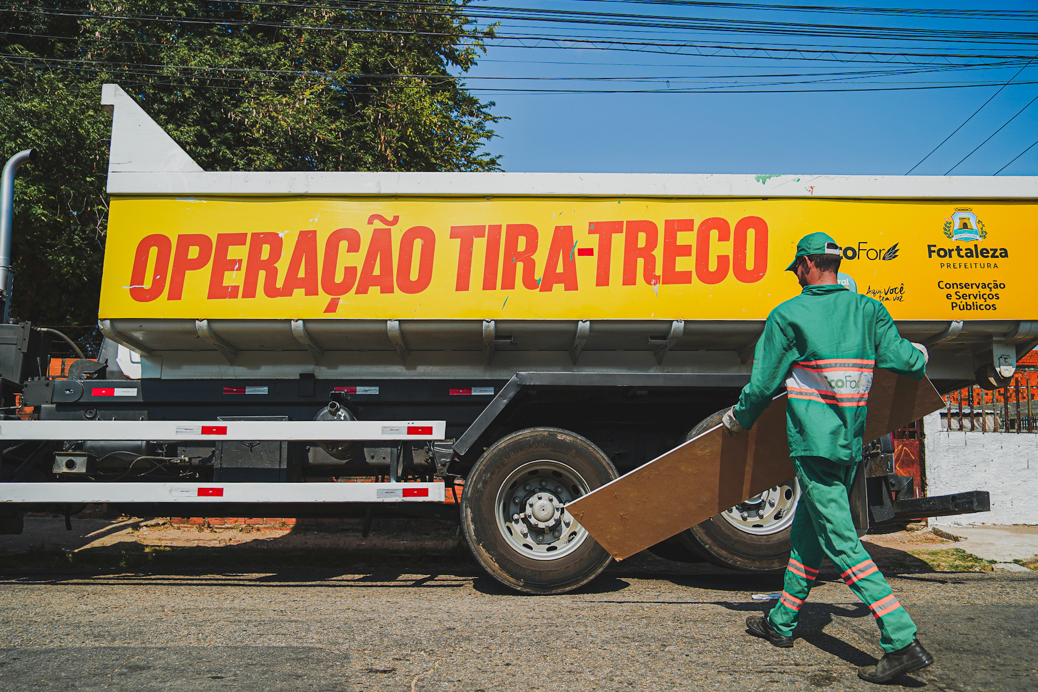 caminhão da operação tira-treco